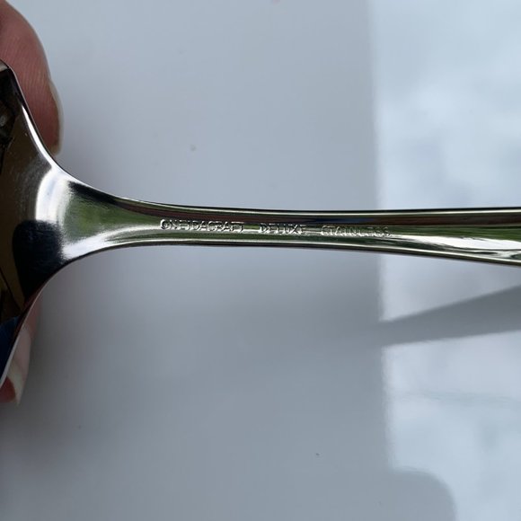 Oneida Lasting Rose Serving Spoon, Deluxe Stainless Modern Hollow - Picture 5 of 6